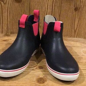 NWT Sz. 10 Ocean Coast Blue/Pink Rain Booties.  Retirement Closet Clean-out.